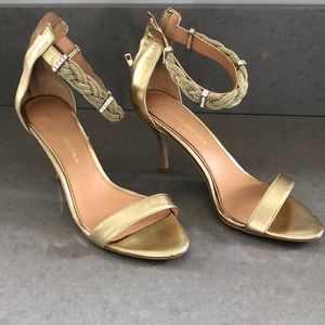 Badgley Mischka kitten heels 8